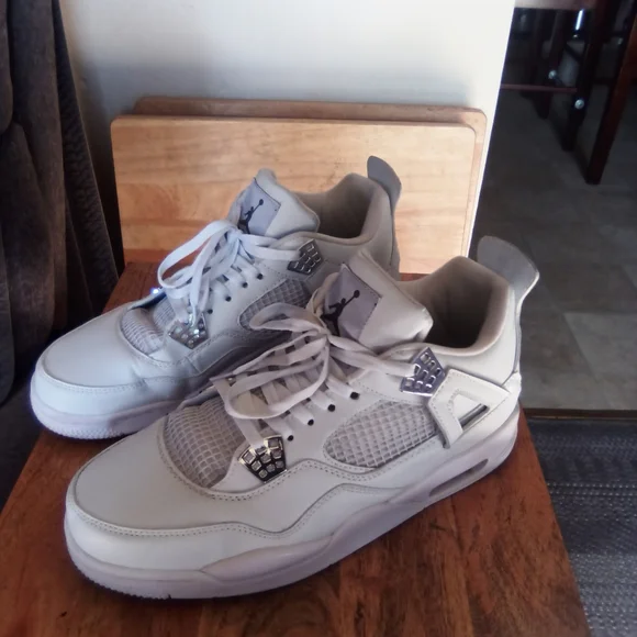 Air Jordan Retro 4 Platinum Pure Money - Picture 4 of 5